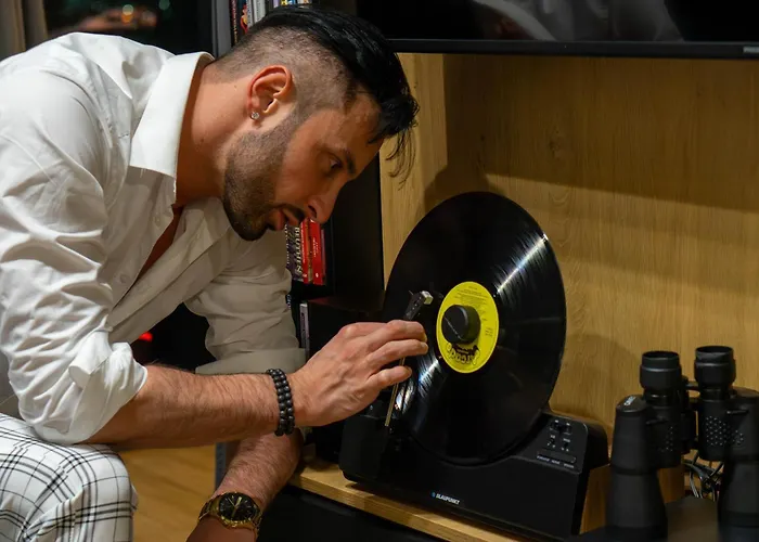 Apartment The Final Countdown